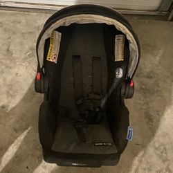 Graco Car Seat With Base Click N Connect (without Stroller Just The Carseat)