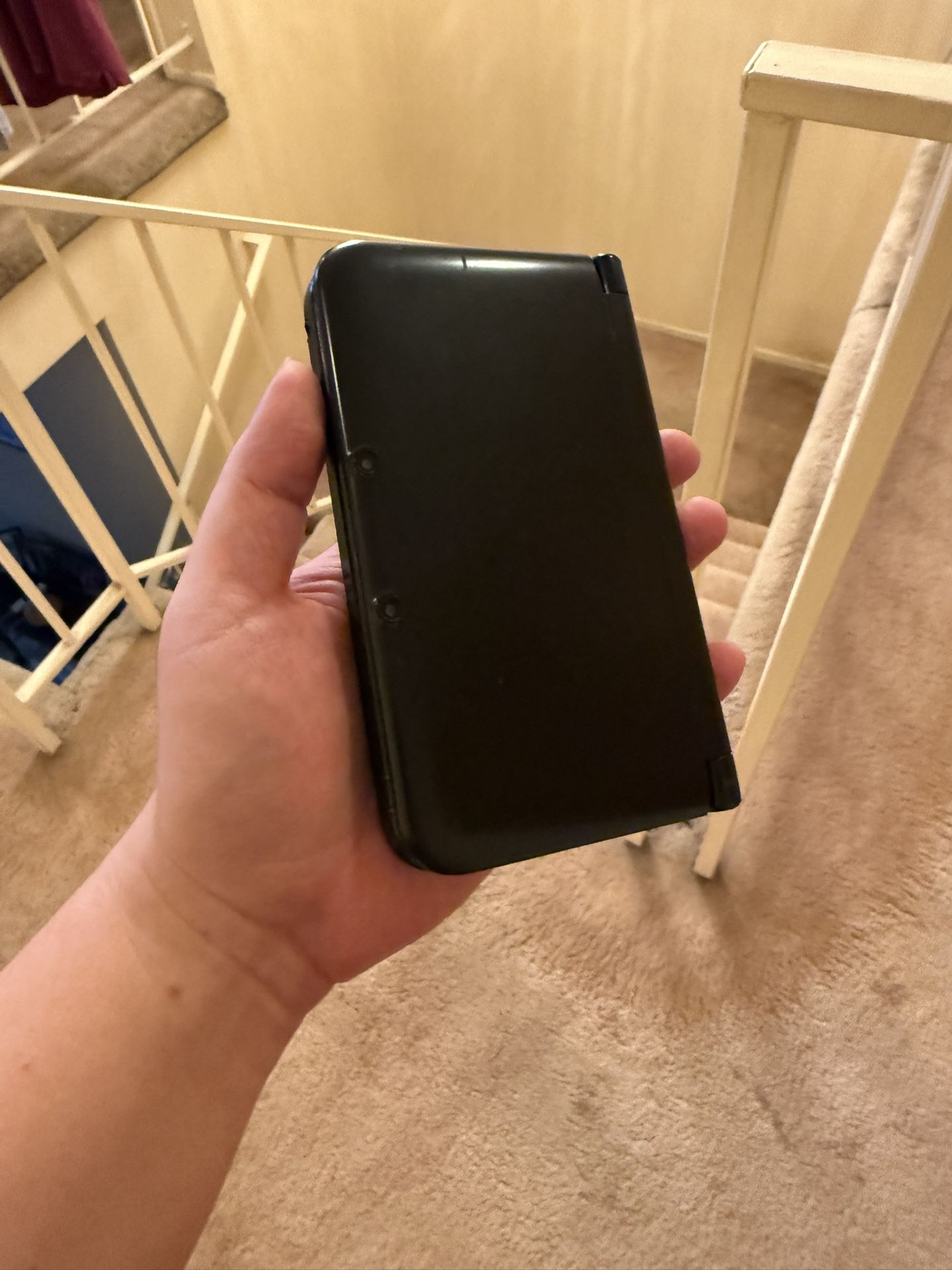 Nintendo 3DS XL FOR PARTS OR REPAIR