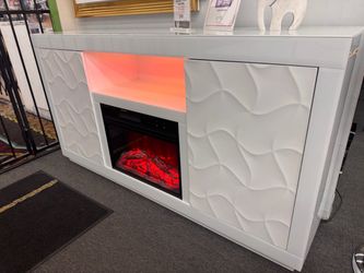 NEW! Fully Assembled 71" Timeless White Electric Fireplace 🔥 (Floor Model)