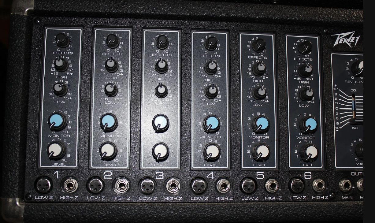 Peavey XR 600B Mixer Amp.