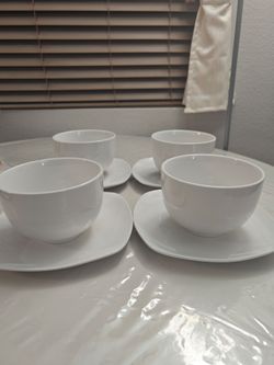 Set of 4 White Ceramic Bowls with 4 Square plates