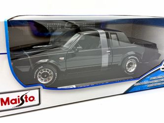 Maisto 1:18 Scale Diecast Model Car - 1987 Buick Grand National