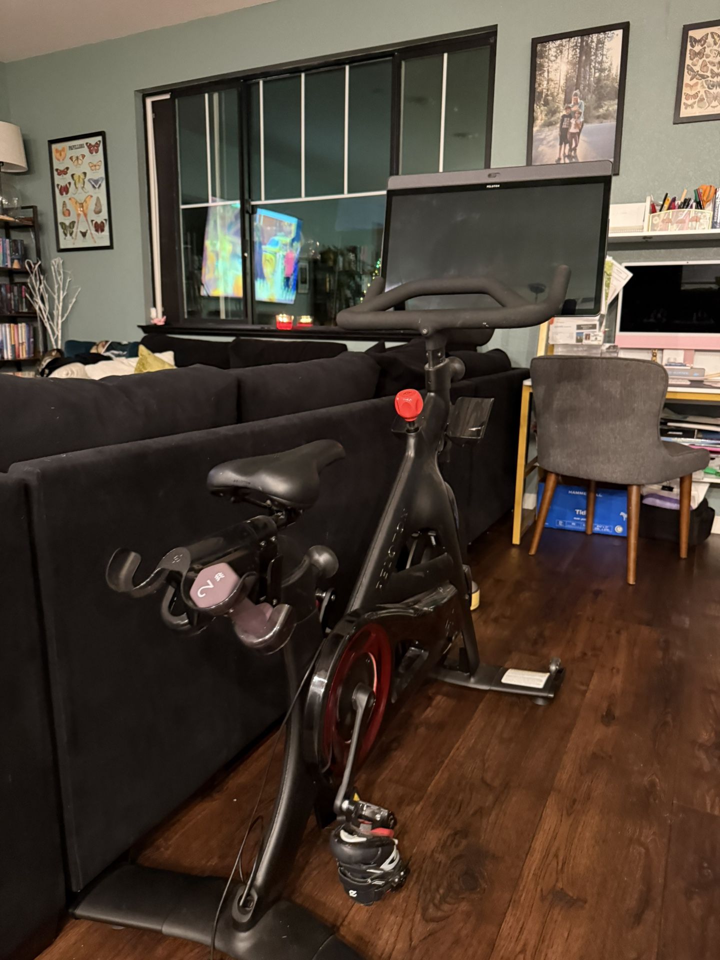 💪 Peloton Bike – Great Shape!