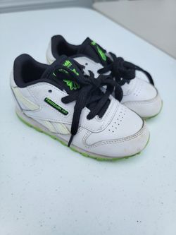 Boys Size 8 Reebok