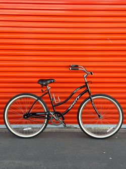 Women’s Huffy Santa Fe beach cruiser 26”