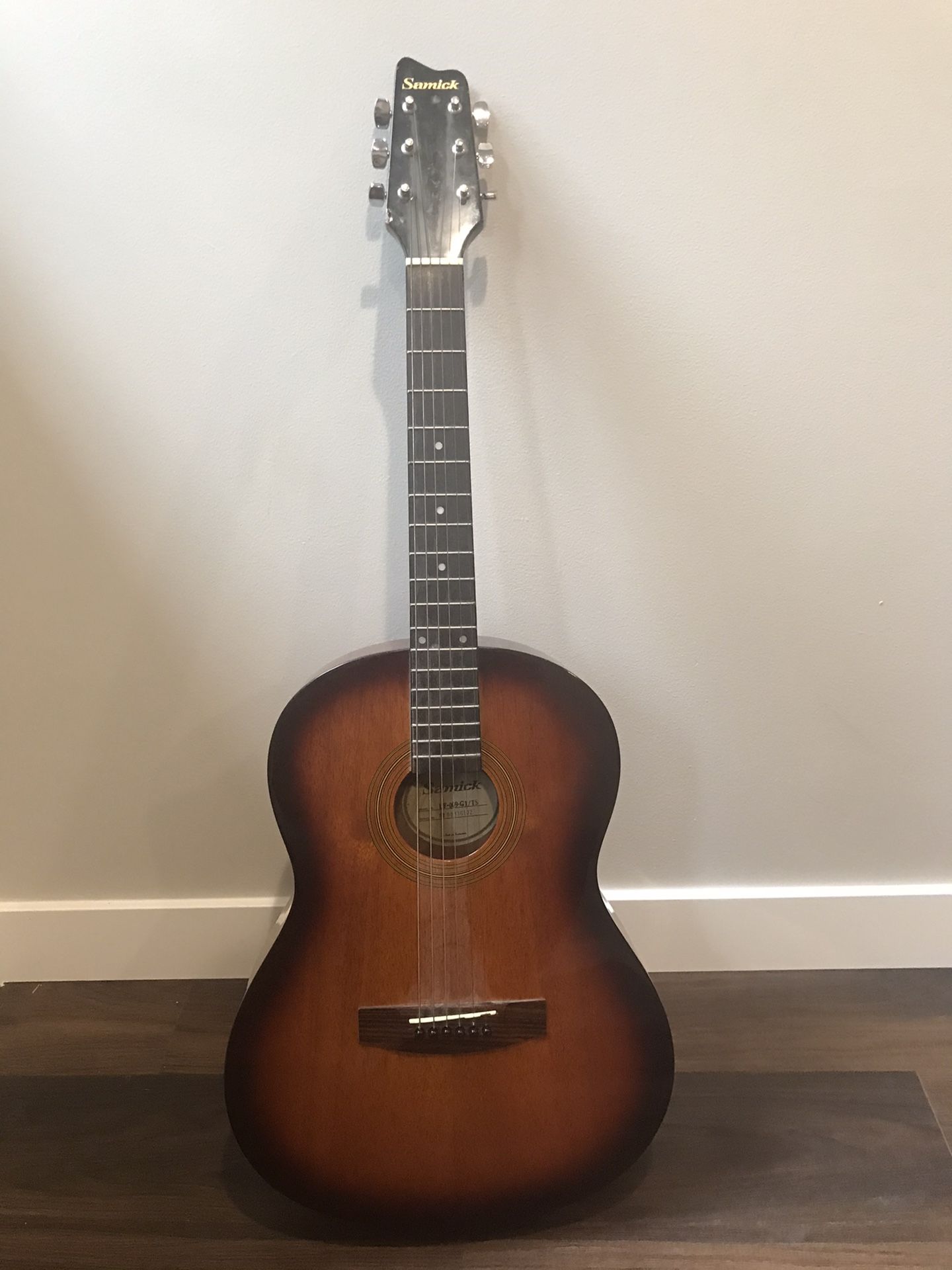 Hello I have 2 guitars in exelent condition 60 for 1 or 100 for both