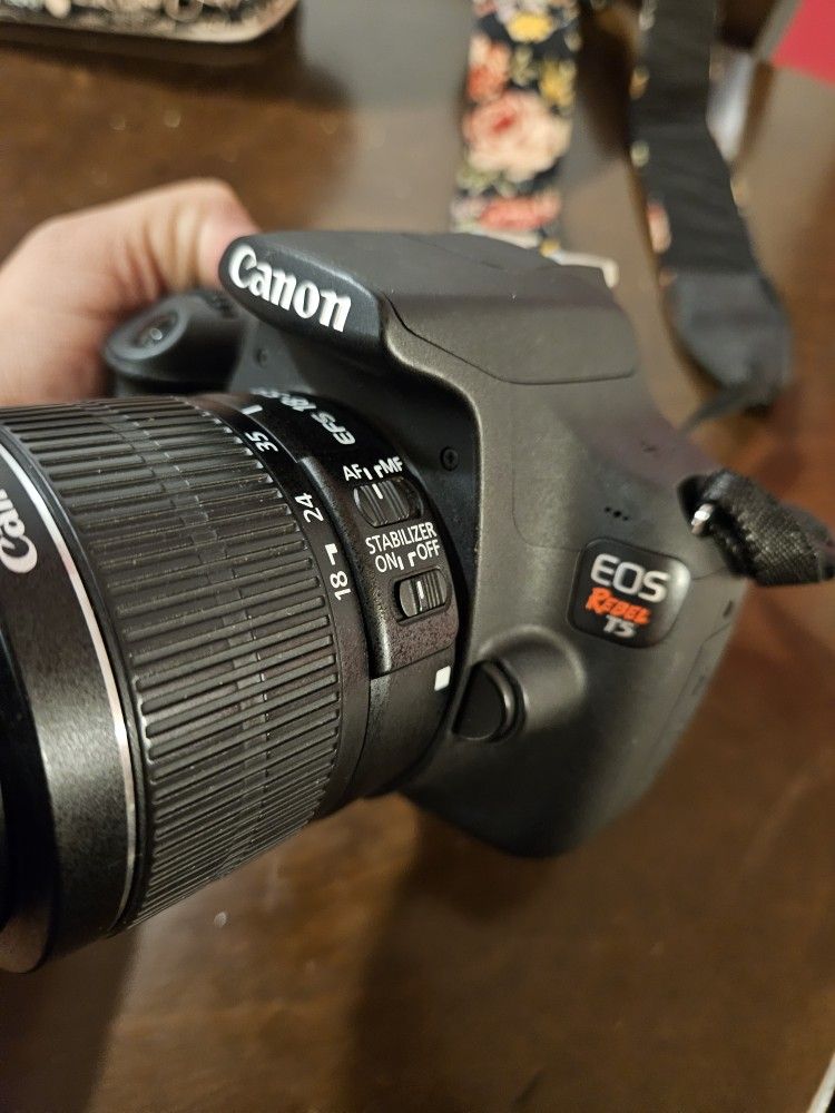 Canon EOS Rebel T5 Camera