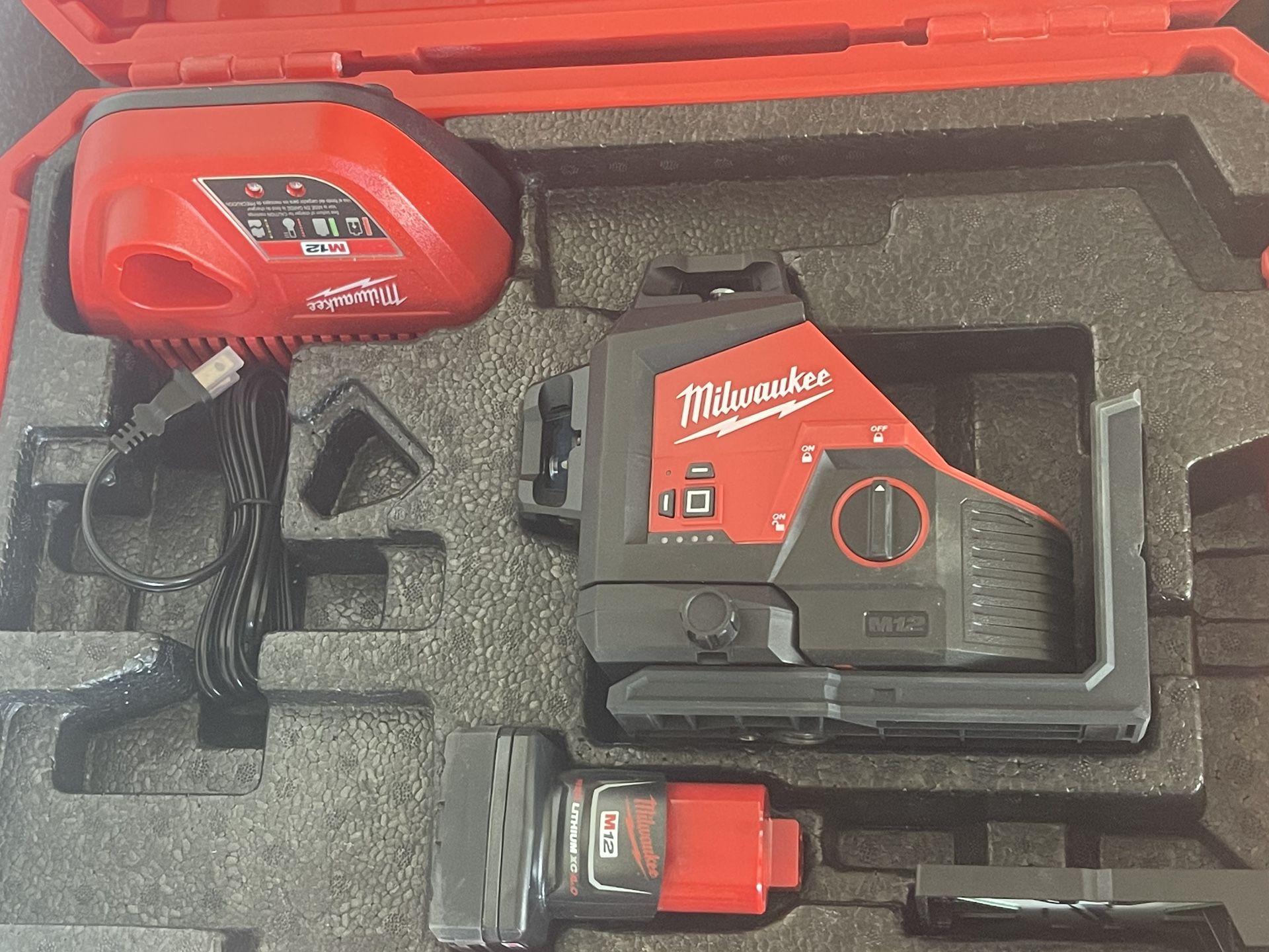 Milwaukee Laser