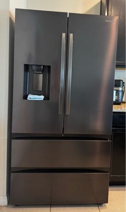 Samsung - 33 in. Wide 24.73 Cu. Ft. 4-Door Flex French Door Fingerprint Resistant Refrigerator - Black Stainless Steel