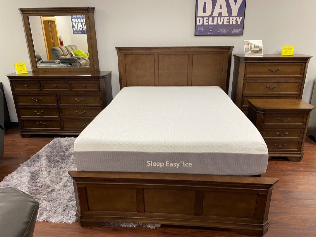 BEDROOM SETS IN KING OR QUEEN!!! $50 DOWN AND 90 DAYS SAME AS CASH!!! SAME DAY DELIVERY!!! GREAT QUALITY FURNITURE AND THE BEST PRICES IN FLORIDA!!!