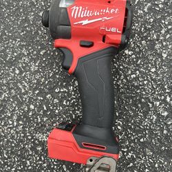 Milwaukee Tools Impact Screwdriver 1/4  And No Charger And No Battery And It’s Work Great Good And Only Tools 