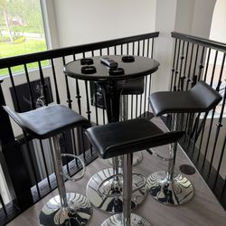5 Piece Round Table With 4 Stools