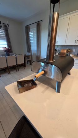 Big Horn Outdoor Pizza Oven with Accessories