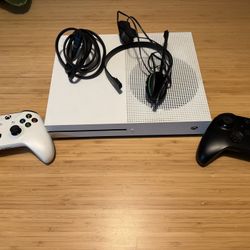 Xbox One S 500gb With Extra Controller
