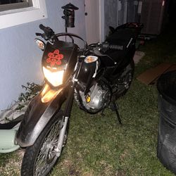 Honda XR 150L 2023