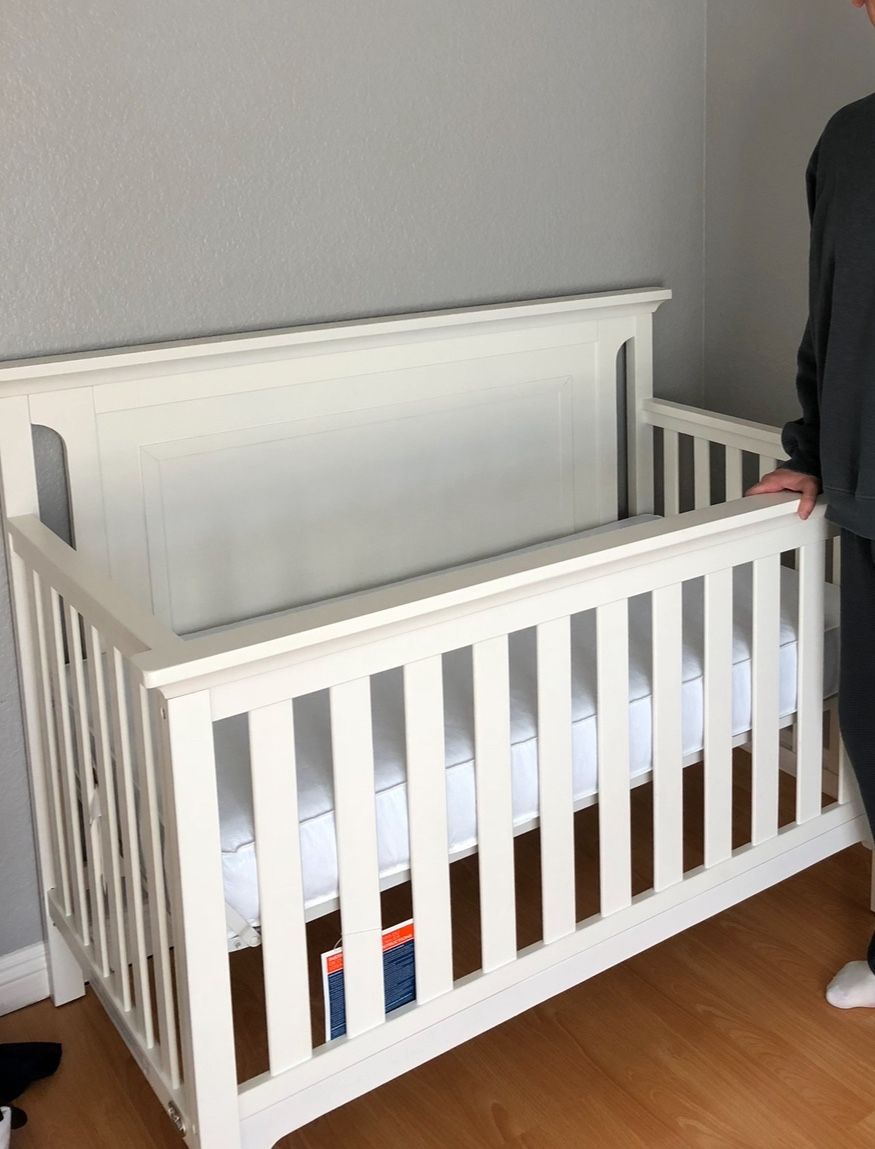Baby Crib In New Condition $150 OBO