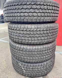265/70/16 Goodyear Selling a set of 4 tires in excellent condition 🫡
