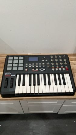 Akai MPK 25