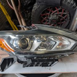 Nissan Altima Let Headlight OEM 2016 2017  2018