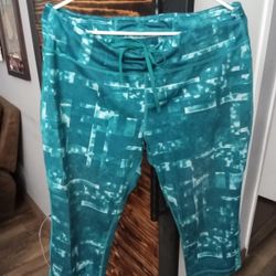 Woman's Leggings Size Large 