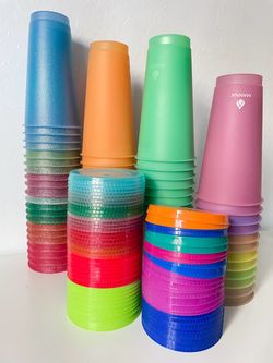 Manna Reusable Plastic Cups with Lids Set