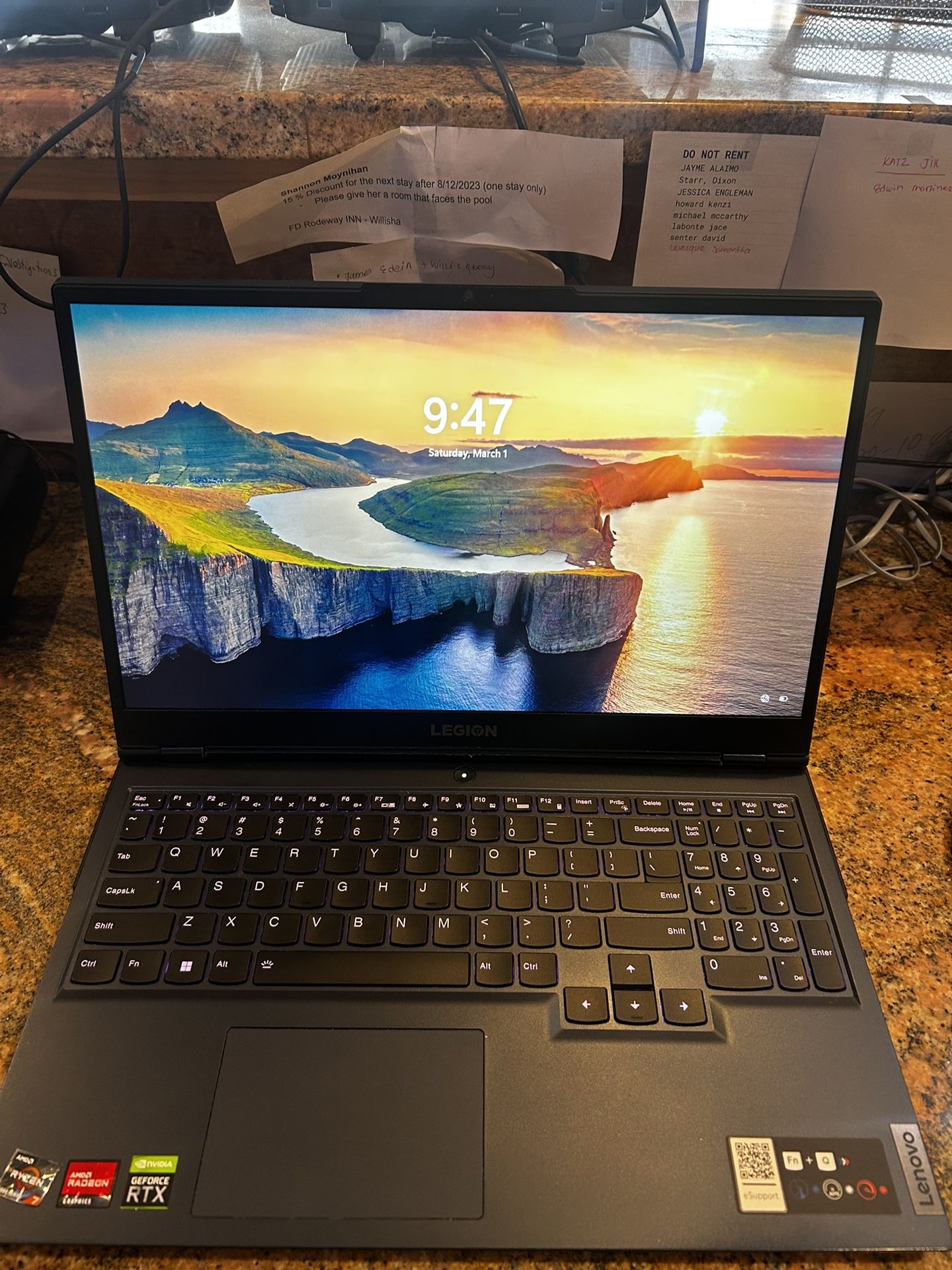 GAMING LAPTOP 