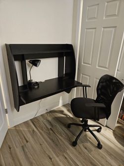 Wall mount desk