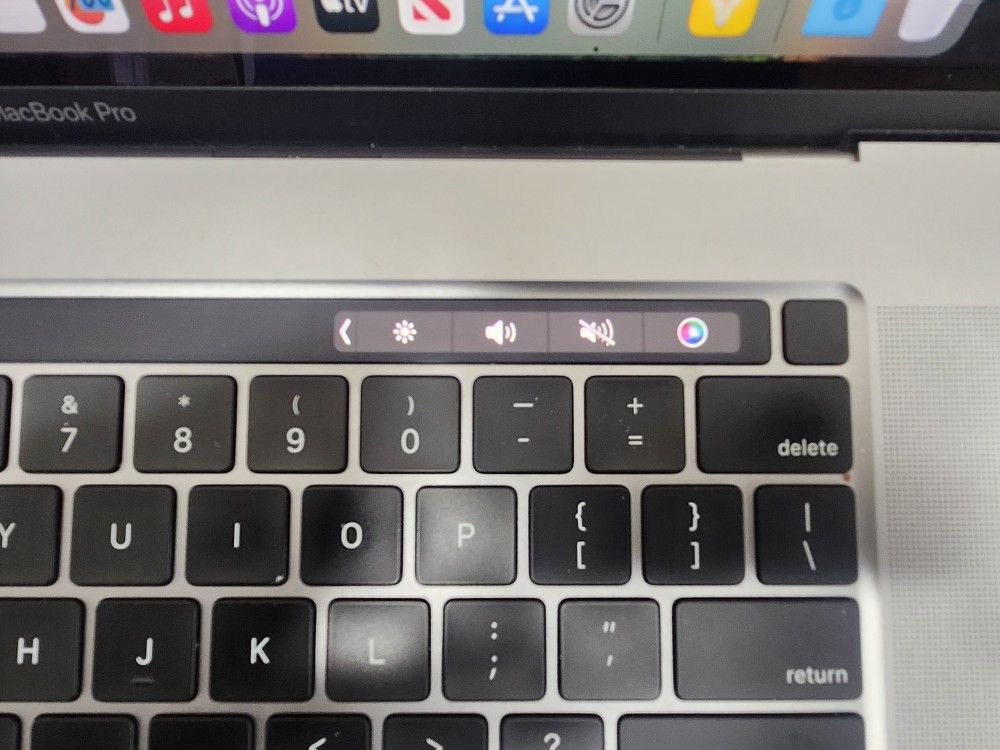 2019 Macbook Pro  16inch 512gb  i7.   Trade Or Cash 