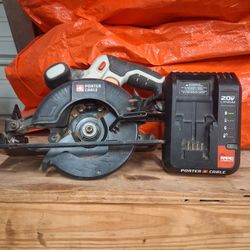 20v Porter Cable  Saw And Charger Both Working 