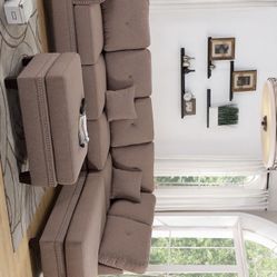 Sectional (Ottoman Not Included )/// Financing Available 