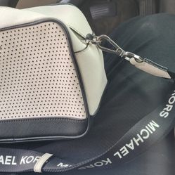 Michael Kors Lacey Messenger Bag 