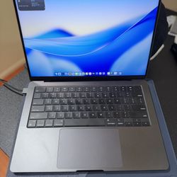 MacBook Pro M3 Pro 14”