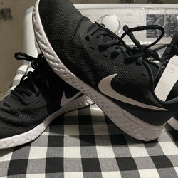 Men’s Nikes 