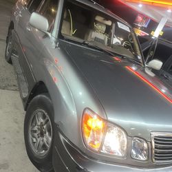 2001 Lexus LX 470