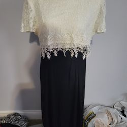 Vintage Women's Black And Cream Lace Top Dress...Size 16