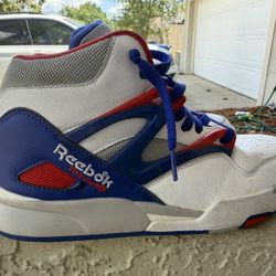 Reebok Pump Omni Zone II ‘Pistons’ Sneakers Size 9.5