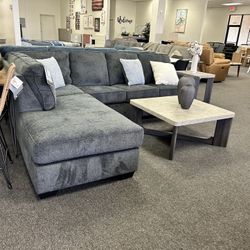 Sectional With Chaise 