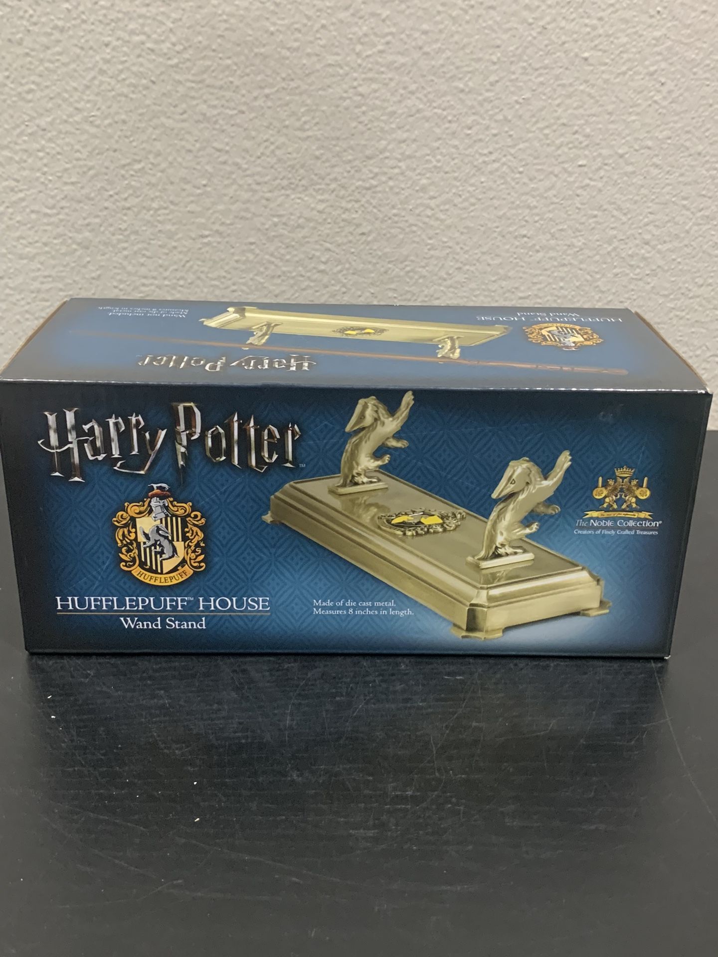 The Noble Collection Harry Potter Hufflepuff House Wand Stand Die Cast