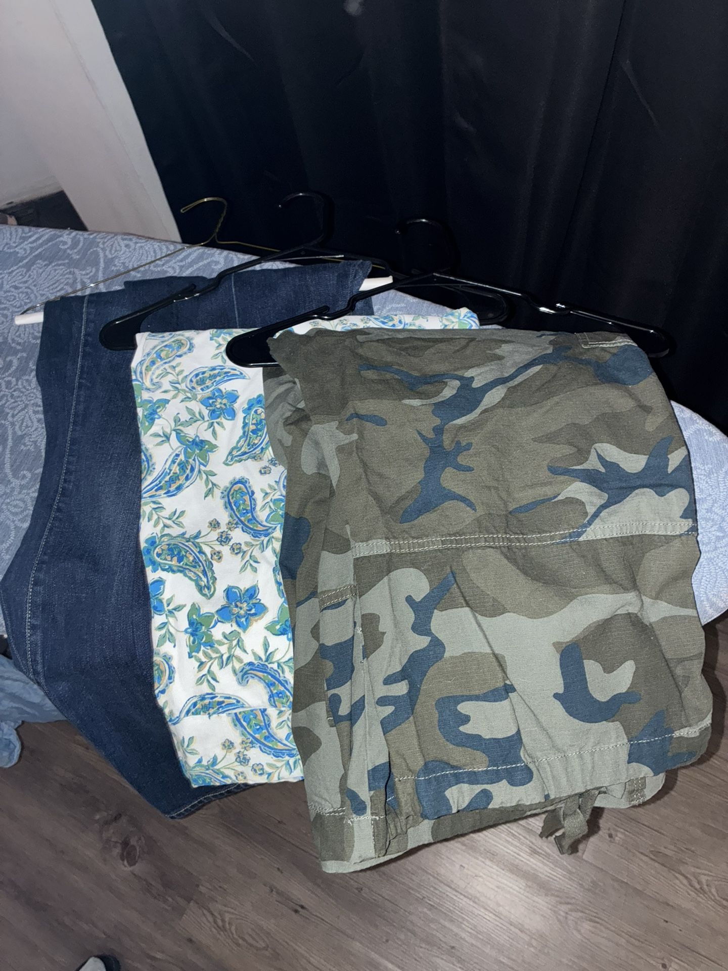 Women’s Plus Size 3X Floral, Camo Capri Pants & Jeans Collection