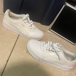 Puma Soft Foam  Size 7.5 In Woman’s  