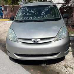Toyota Sienna 