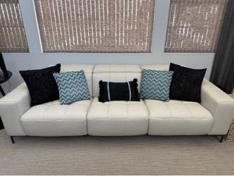 Like New Modern Leather Auto Reclining seat and Headrest