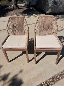 Set of 4 Outdoor Woven Dining Chairs w/ Cushions