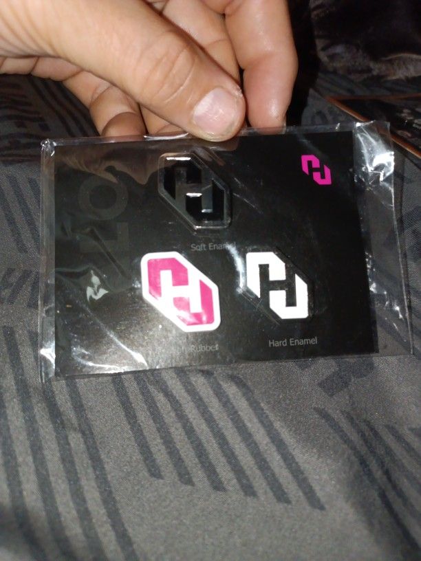 Pin 3 Kinds Soft Enamel Rubber And Hard Enamel Logo Looks Like Rj Or Jj