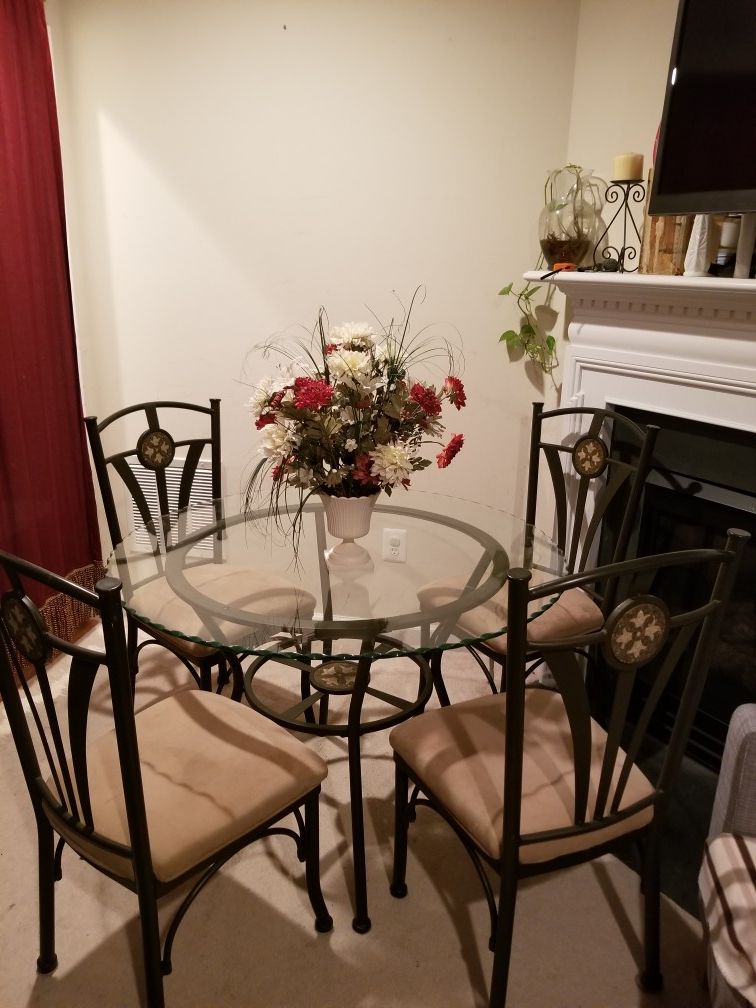 Dining table with 4 chairs