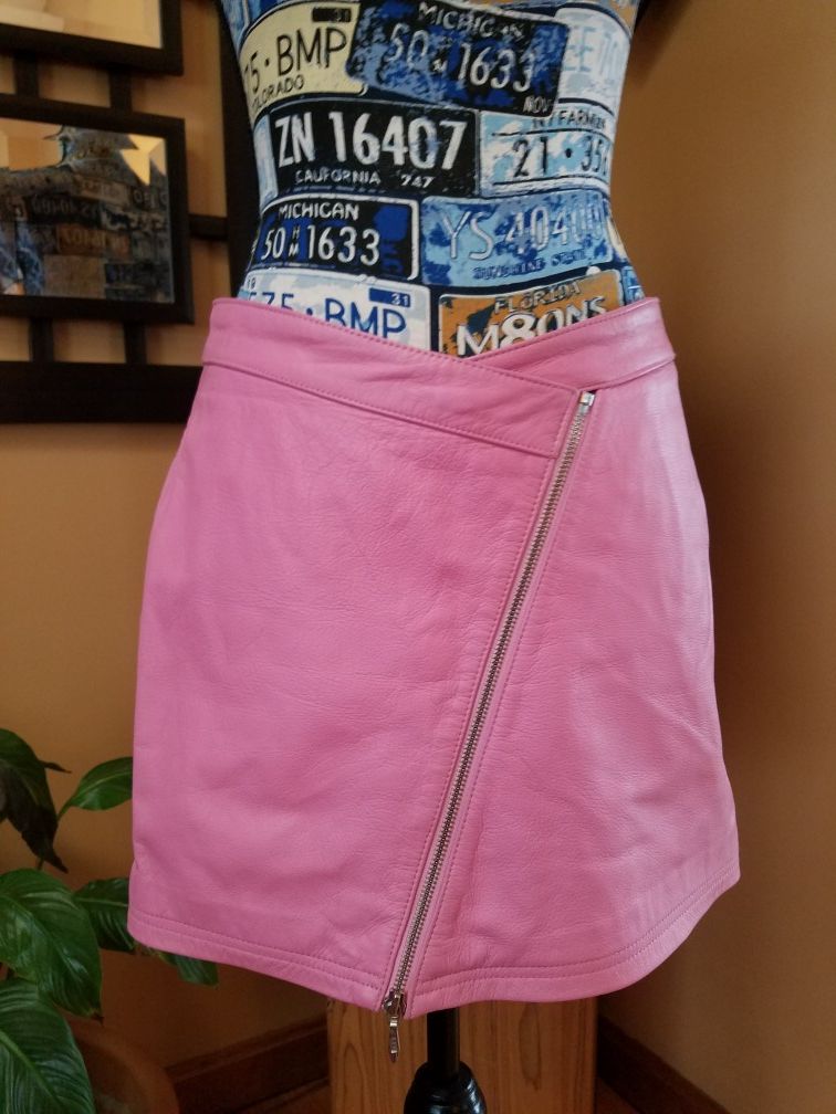 WILSONS LEATHER MAXIMA PINK LEATHER MINISKIRT!