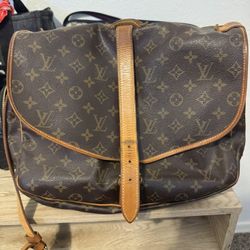 Louis Vuitton Messenger Bag