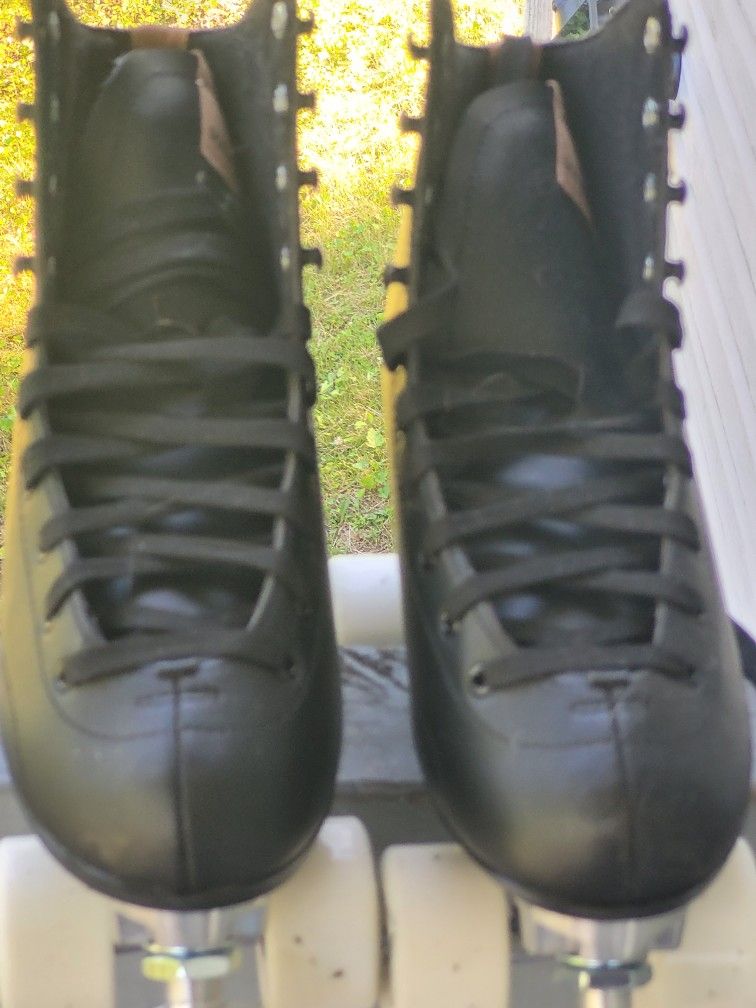 Men's 10.5 Roller Derby Skates