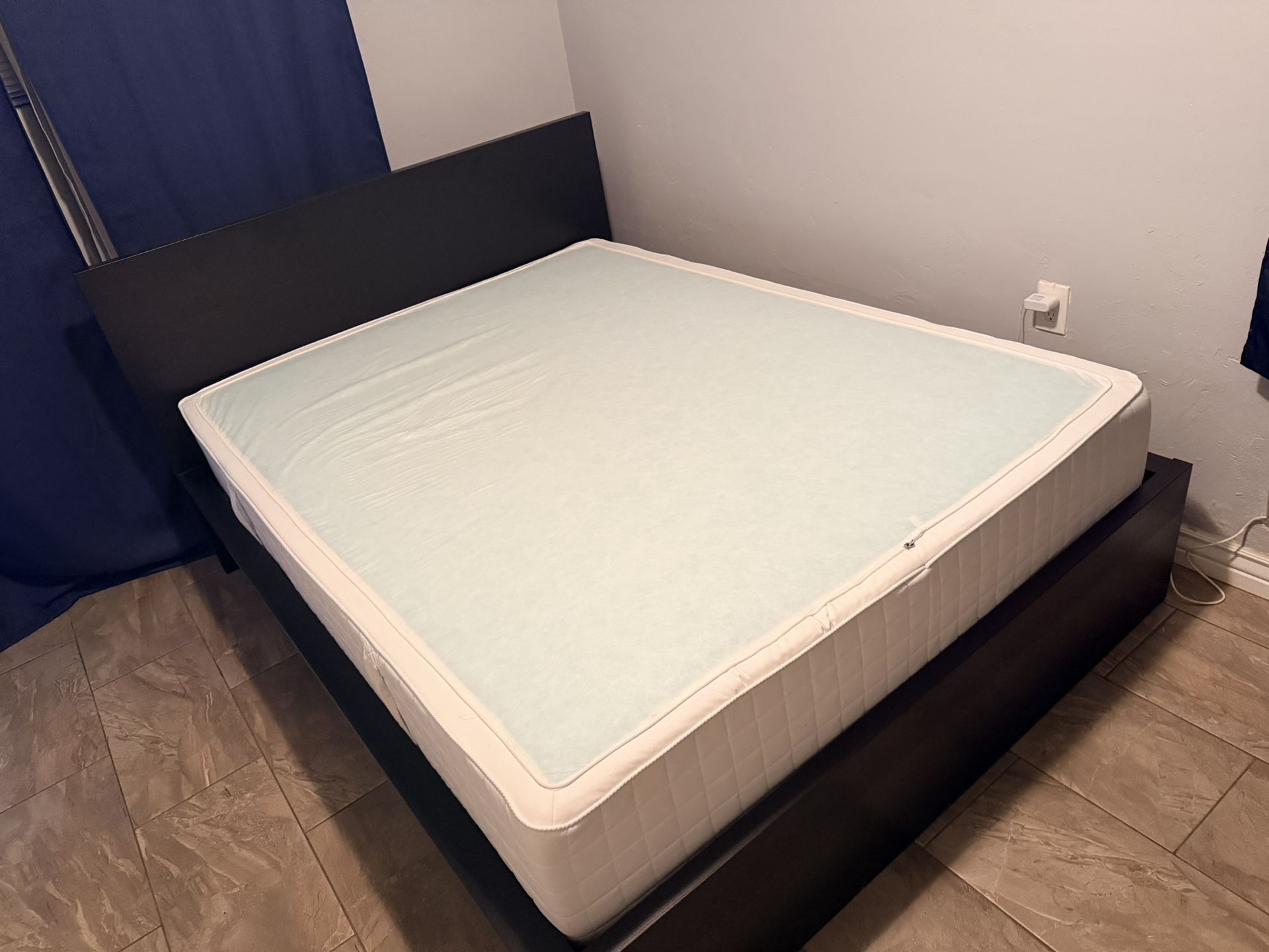 Bed Frame And Mattress 