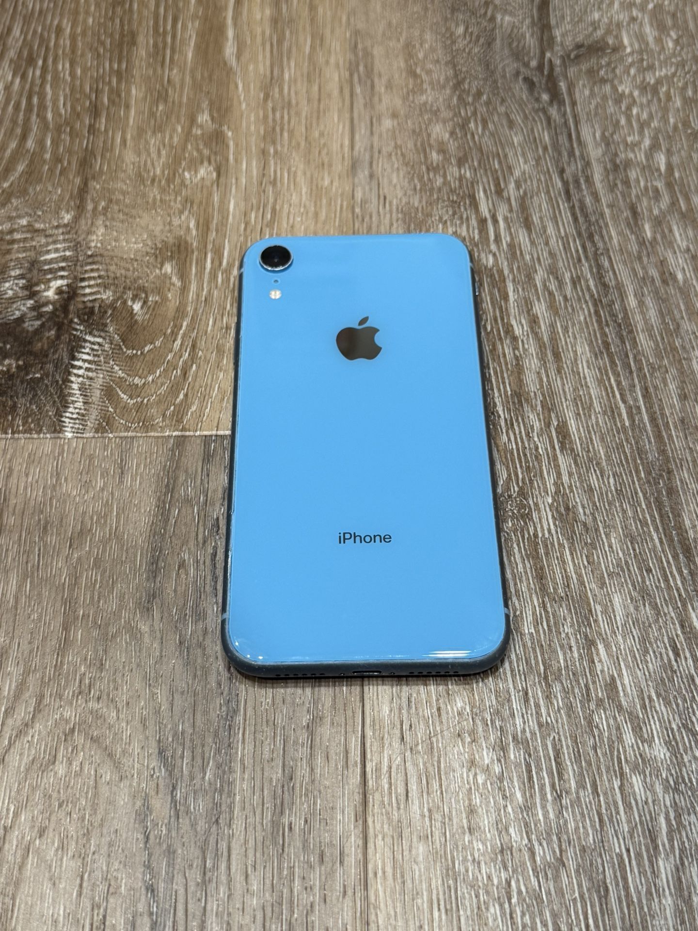 Unlocked iPhone XR 64GB - Blue
